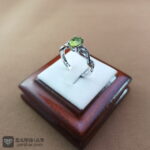 عکس انگشتر زبرجد مهربانی با نگین تراش الماس و برلیان