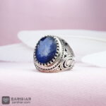 عکس انگشتر یاقوت کبود با رکاب ماشینی