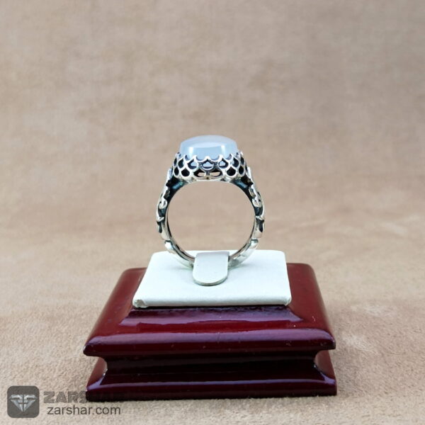 عکس انگشتر یمنی عقیق کبود با رکاب ماشینی