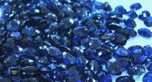 خواص یاقوت کبود روی بدن چیست؟ مضراتی هم دارد.