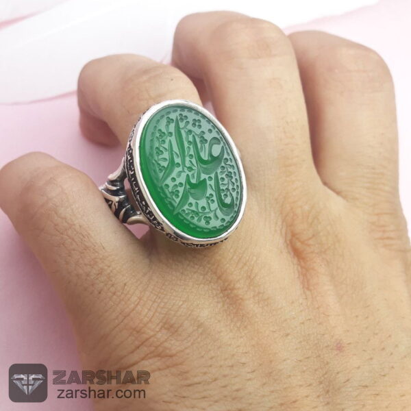 عکس انگشتر عقیق سبز خطی یا علمدار