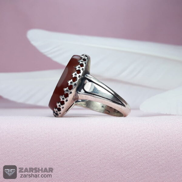 عکس انگشتر عقیق قرمز خطی