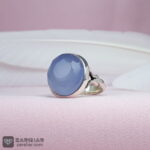 عکس انگشتر عقیق یمنی کبود همراه حرز امام جواد و تربت امام حسین