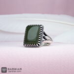 عکس انگشتر یشم‌ یمنی چهارگوش 12.2 گرم