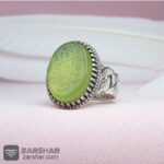 عکس انگشتر عقیق سبز کاهویی خطی یا علی و طرح کارتیر