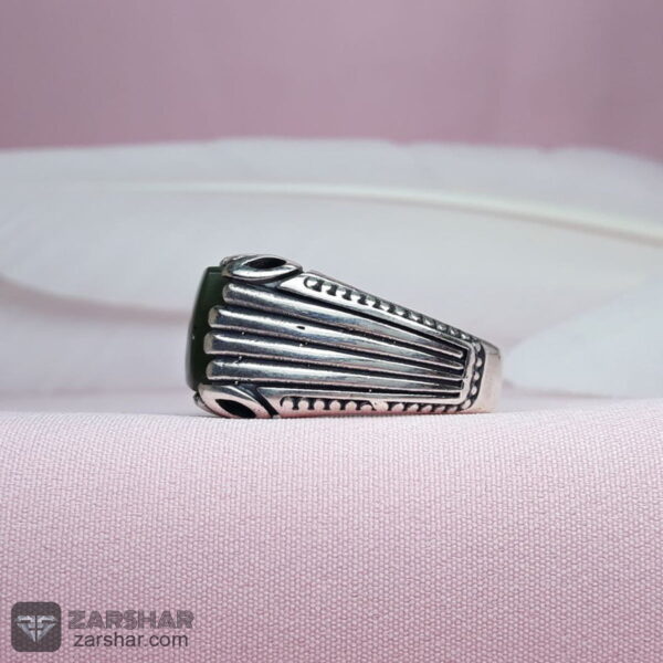 عکس انگشتر یشم یمنی چهارگوش 11.2 گرم