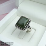 عکس انگشتر یشم‌ یمنی چهارگوش با رکاب ماشینی