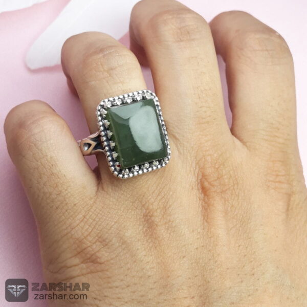 عکس انگشتر یشم‌ یمنی چهارگوش با رکاب ماشینی