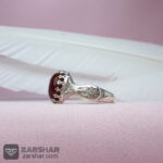 عکس انگشتر زنانه عقیق قرمز حکاکی وان یکاد