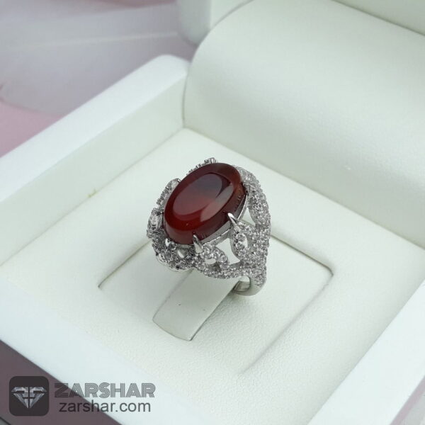 انگشتر زنانه عقیق یمنی سرخ رگه دار عکس انگشتر زنانه عقیق یمنی سرخ رگه دار