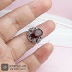 عکس انگشتر زنانه عقیق یمنی سرخ رگه دار