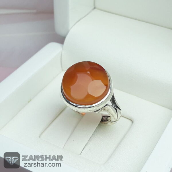 انگشتر عقیق یمنی پرتقالی گرد تراش چهل تیکه عکس انگشتر عقیق یمنی پرتقالی گرد تراش چهل تیکه