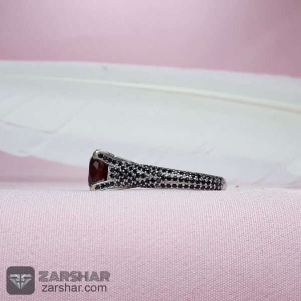 عکس انگشتر چهارچنگ عقیق یمنی کبدی تراش الماسی زنانه