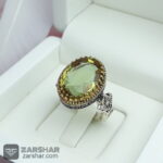 عکس انگشتر الکساندریت طرح سیاه قلم تاج برنجی