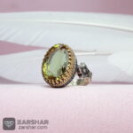 عکس انگشتر الکساندریت طرح سیاه قلم تاج برنجی