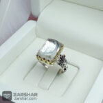 عکس انگشتر در نجف تراش دار تاج برنجی طرح گل