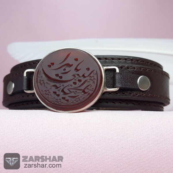 دستبند چرمی عقیق قرمز خطی یا ریحانه النبی یا زهرا عکس دستبند چرمی عقیق قرمز خطی یا ریحانه النبی یا زهرا