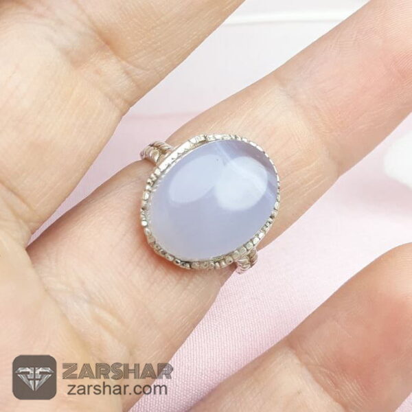 عکس انگشتر عقیق یمنی کبود زنانه طرح‌ گندم