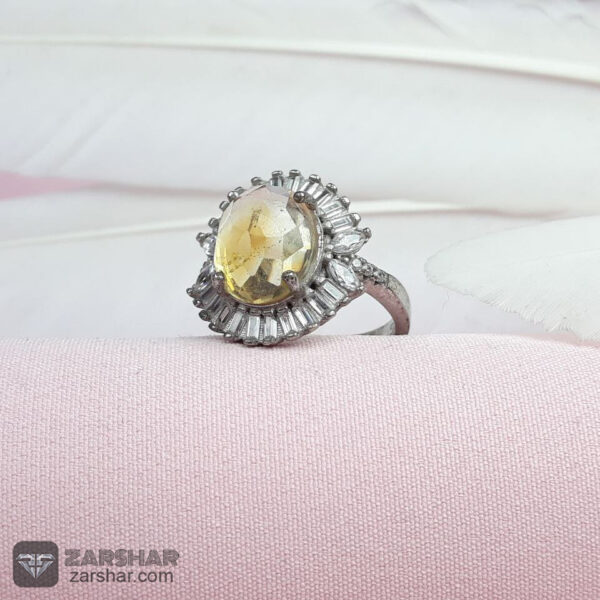 انگشتر سیترین زنانه طرح گلپسند عکس انگشتر سیترین زنانه طرح گلپسند