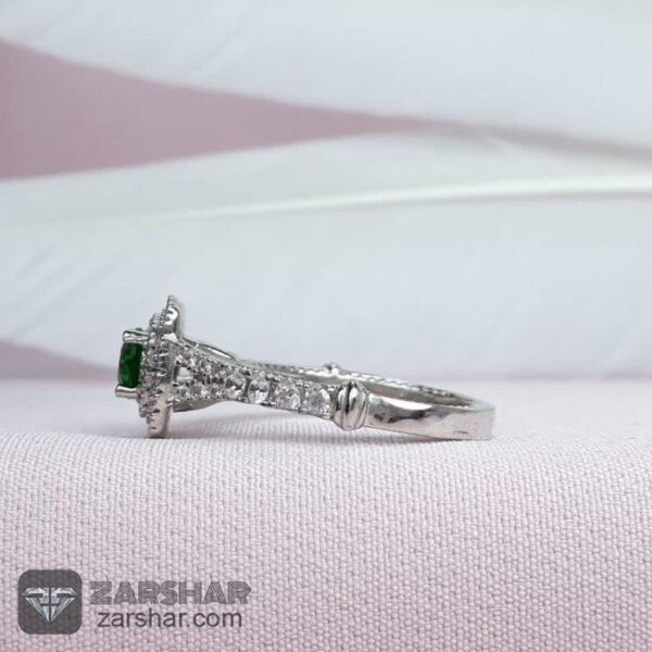 عکس انگشتر زنانه طرح زمرد
