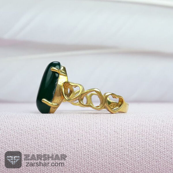 عکس انگشتر زنانه عقیق سبز آبکاری طلایی طرح قلب