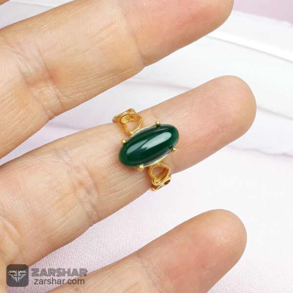 عکس انگشتر زنانه عقیق سبز آبکاری طلایی طرح قلب