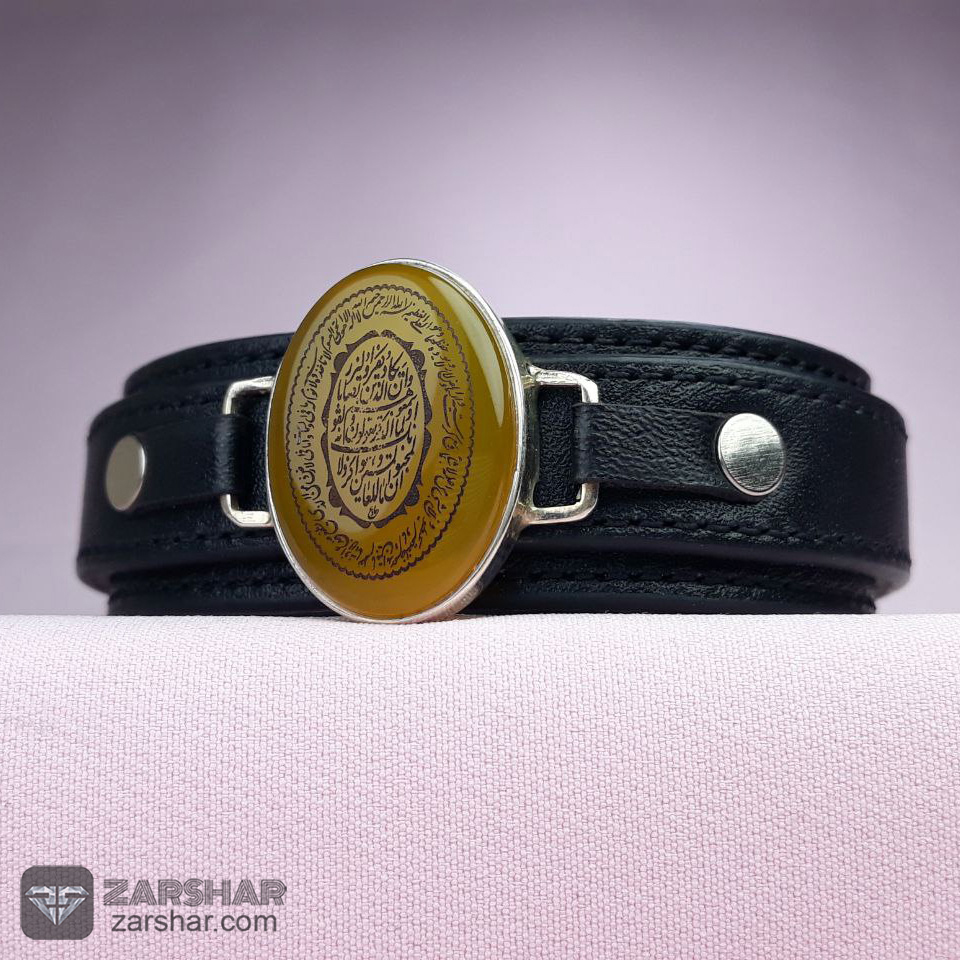 عکس دستبند چرم و نقره شرف الشمس حکاکی وان یکاد و آیت الکرسی
