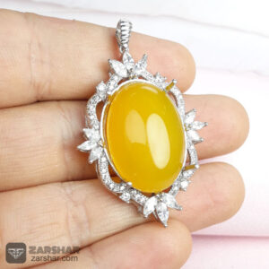 عکس گردنبند عقیق زرد شرف الشمس طرح ثریا زنانه