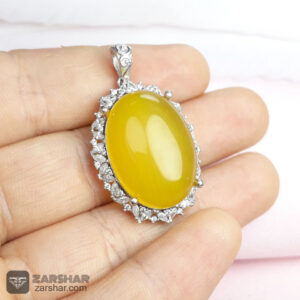 عکس گردنبند عقیق زرد شرف الشمس طرح حسنا زنانه