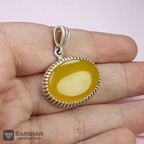 گردنبند عقیق زرد شرف الشمس طرح الناز زنانه عکس گردنبند عقیق زرد شرف الشمس طرح الناز زنانه