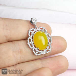 عکس گردنبند عقیق زرد شرف الشمس طرح پارمیدا زنانه