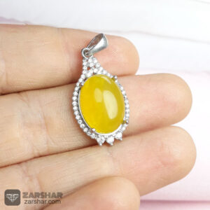 عکس گردنبند عقیق زرد شرف الشمس طرح پارمیس
