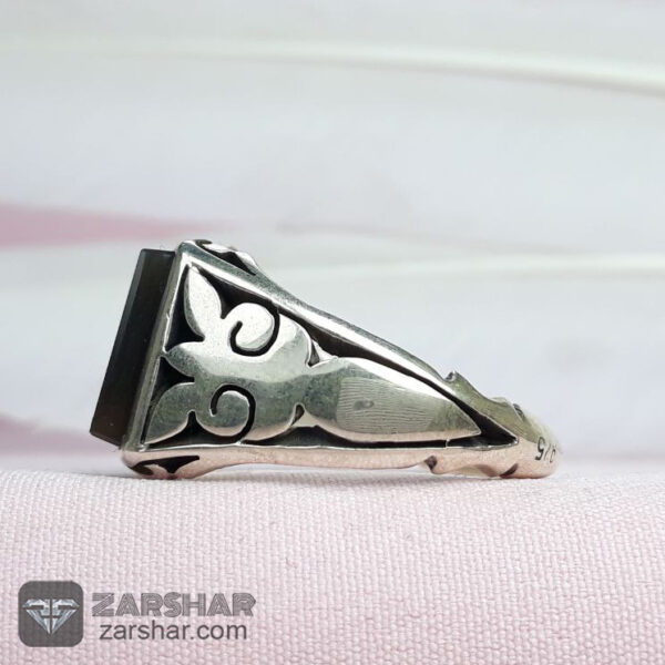 انگشتر عقیق یمنی مشکی چهارگوش عکس انگشتر عقیق یمنی مشکی چهارگوش