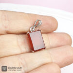 عکس گردنبند عقیق قرمز چهارگوش زنانه