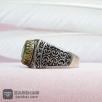 عکس انگشتر زبرجد با تاج برنجی