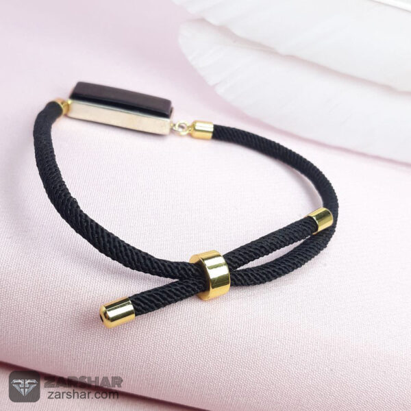 عکس دستبند بافت عقیق مشکی زنانه خطی