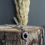 عکس دستبند زنانه گارنت