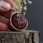 عکس گردنبند عقیق سرخ یا علی مدد